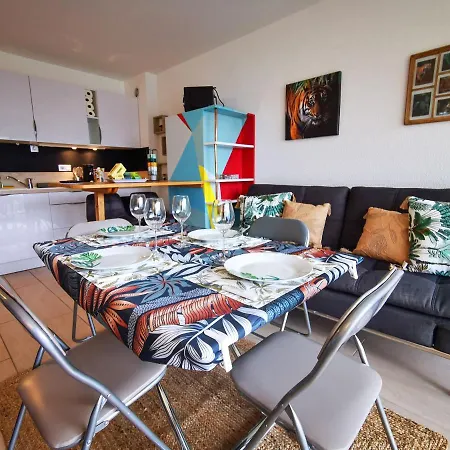 Leman Holidays - The Jungle Apartment *